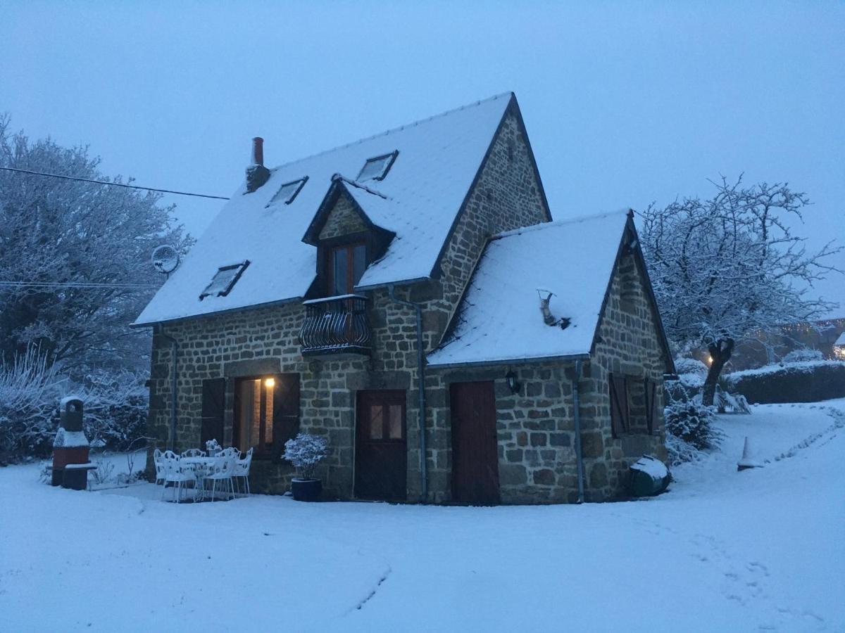 The Gingerbread House Cottage Beauficel 外观 照片